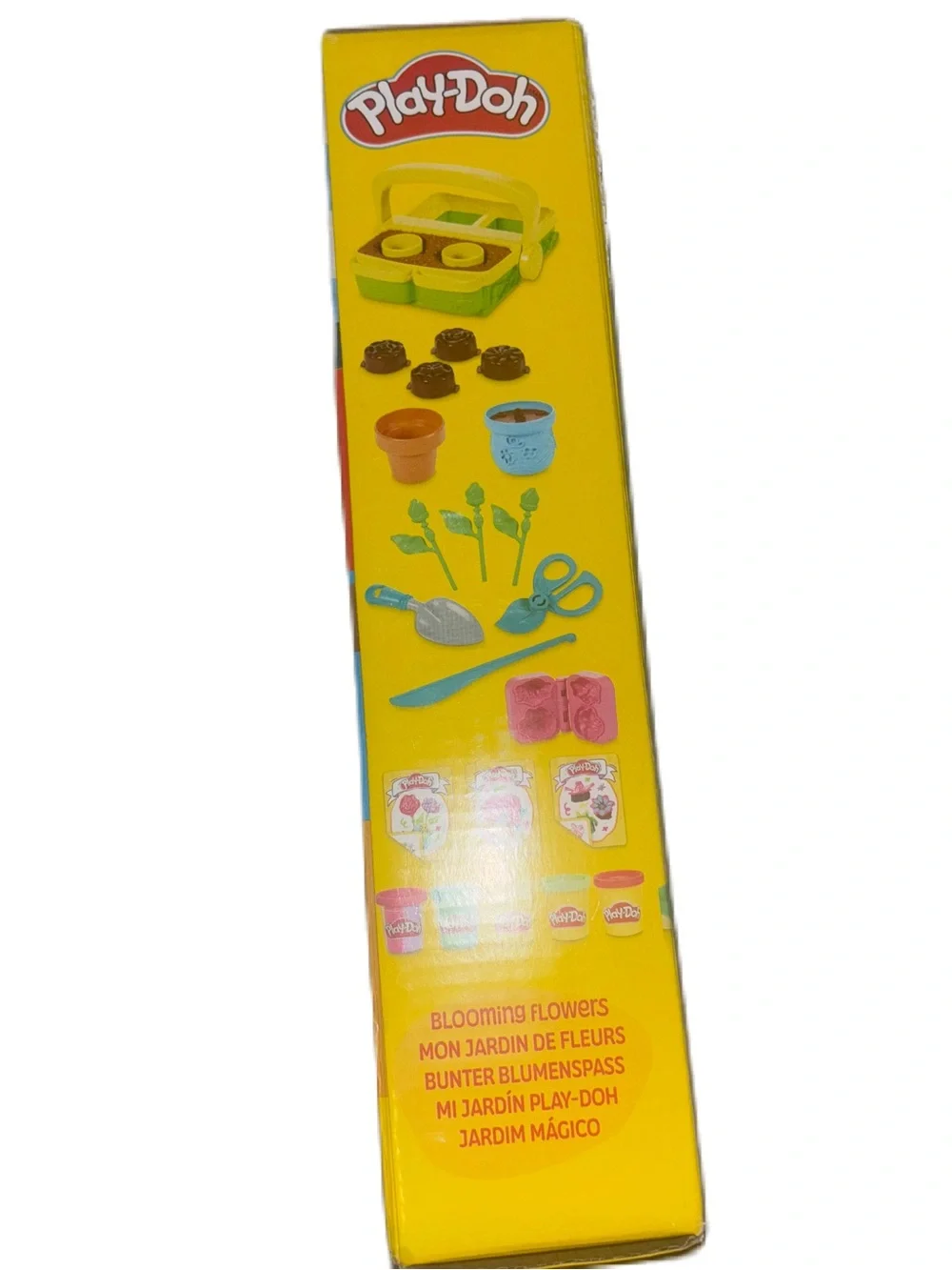 Play-Doh Blooming Flowers Set - Pink, Purple, Green